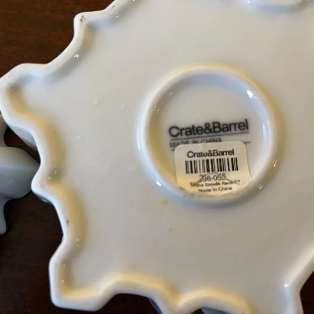 Crate & Barrel White Snowflake Ramekins. Medium & Large. 2 Sets Available.
